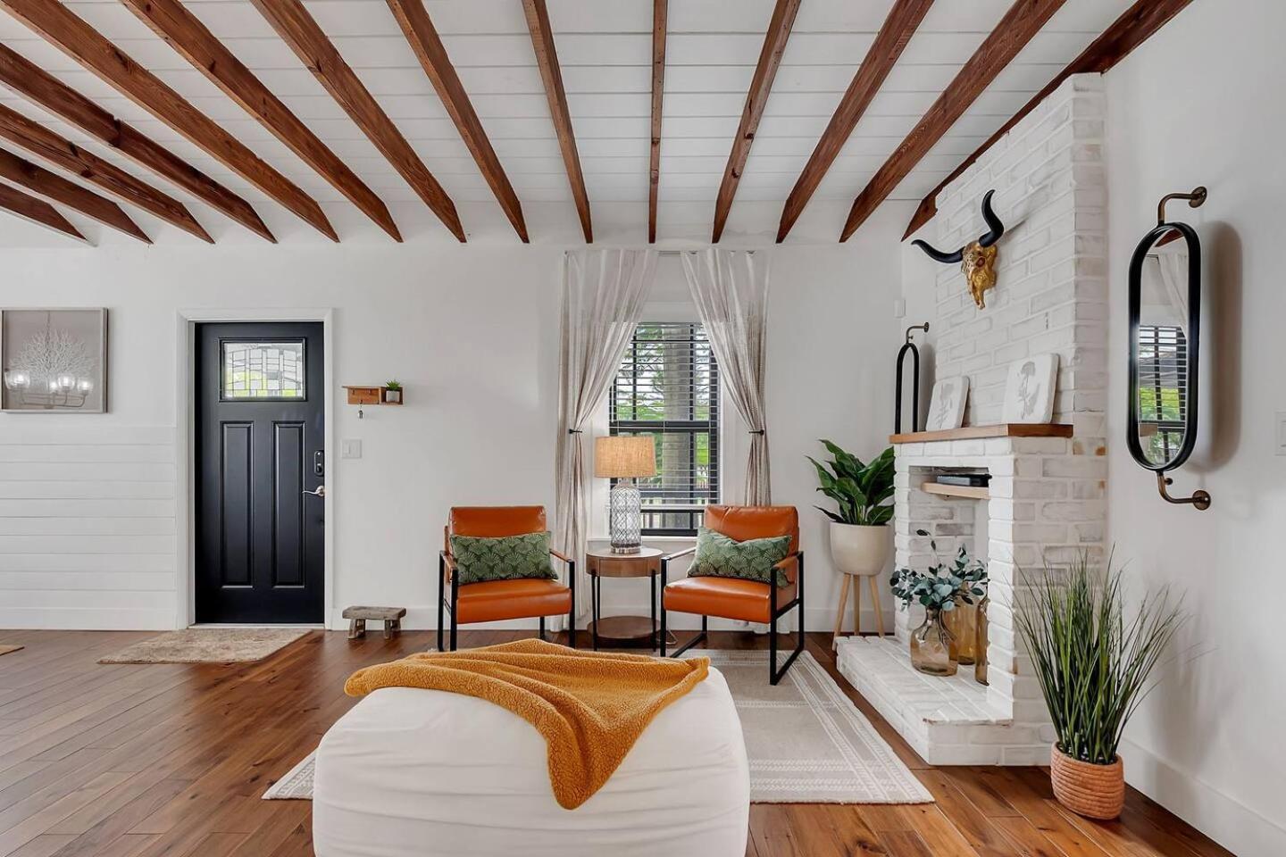 Casa Del Sol Cozy 2br Retreat 10 Mins To Сasa de vacaciones