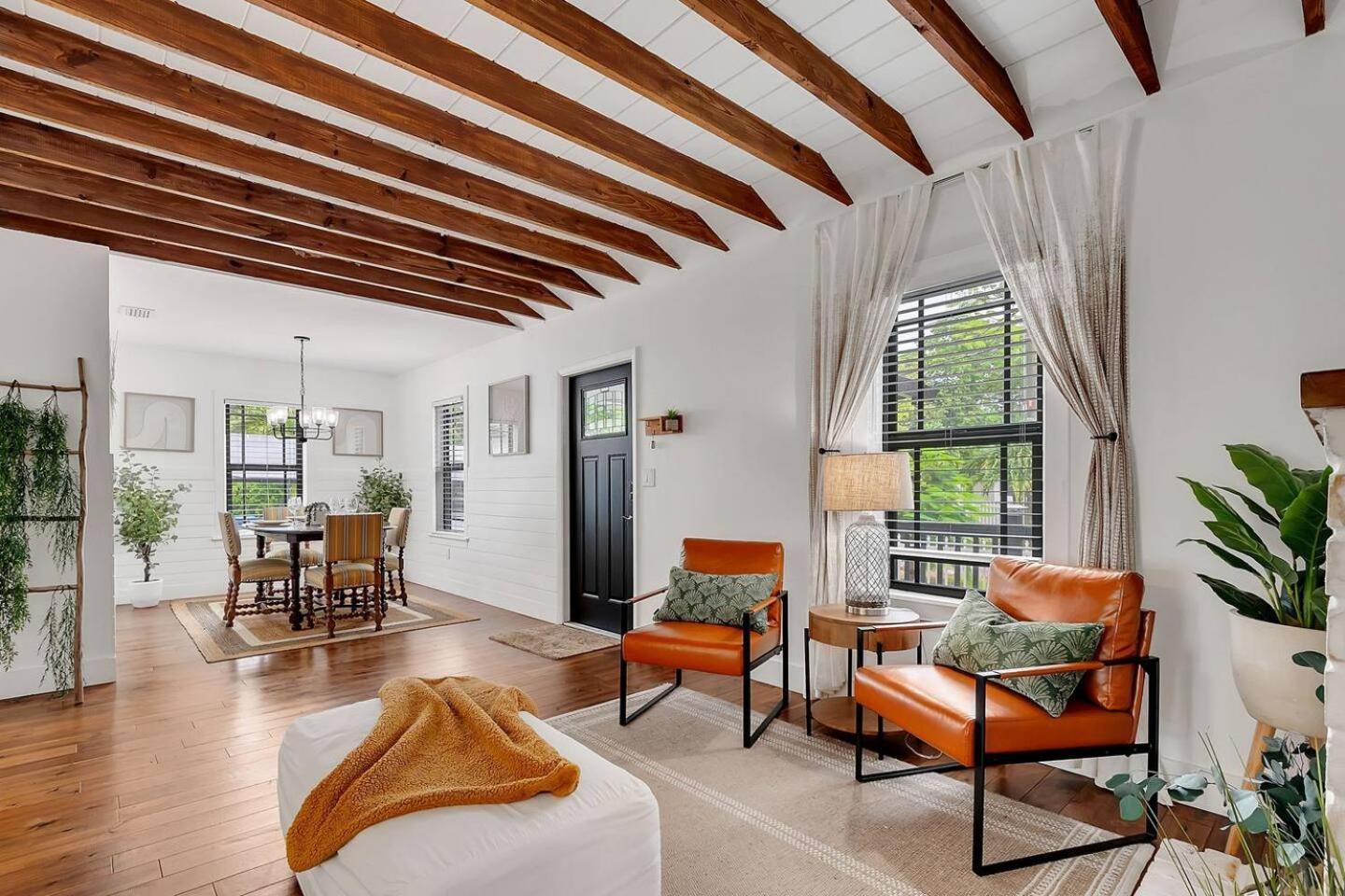 Casa Del Sol Cozy 2br Retreat 10 Mins To Miami