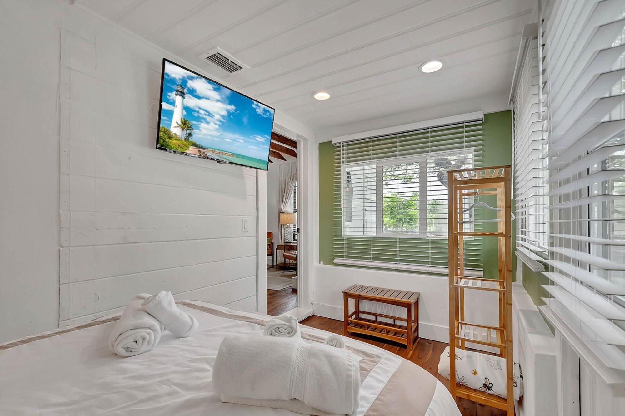 Casa Del Sol Cozy 2br Retreat 10 Mins To Miami